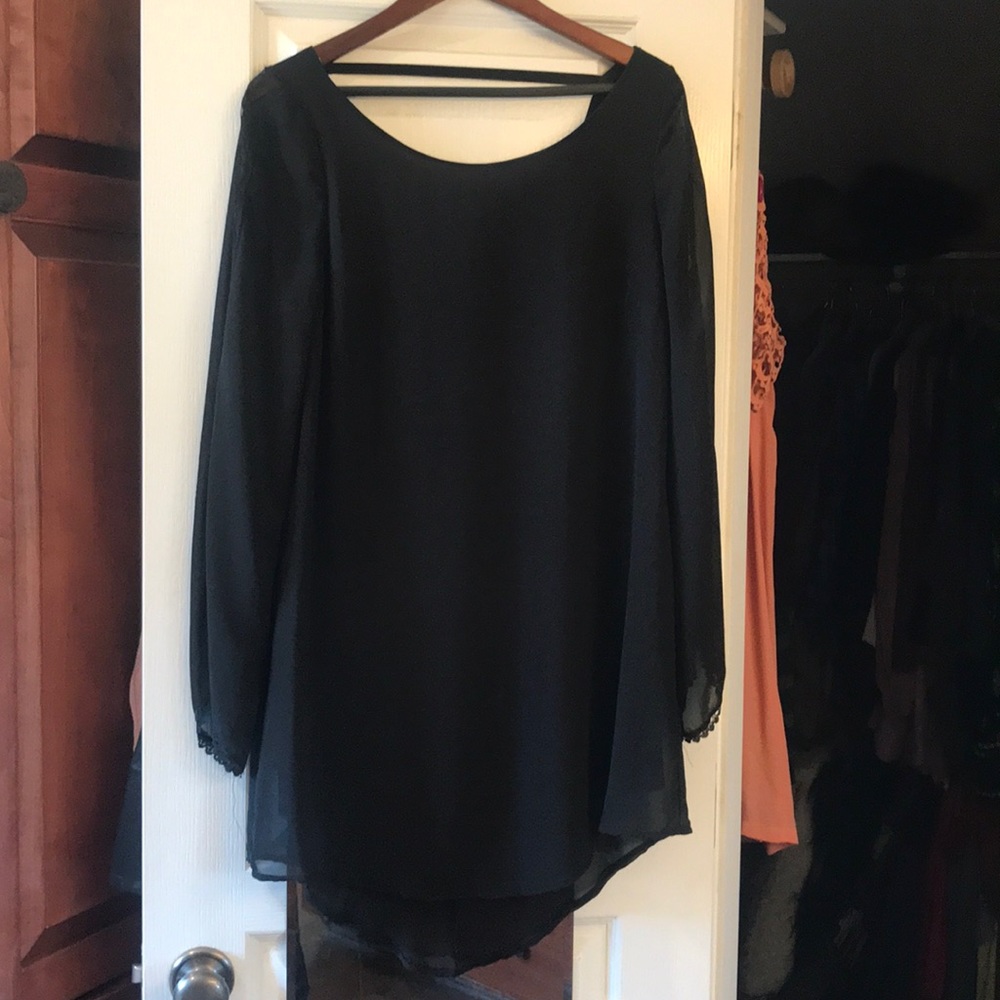 LUSH BLACK LACE SLEEVE DRESS